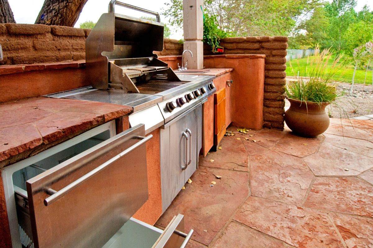 10 High Quality Concrete Outdoor Kitchens To Take A Look At Outdoor