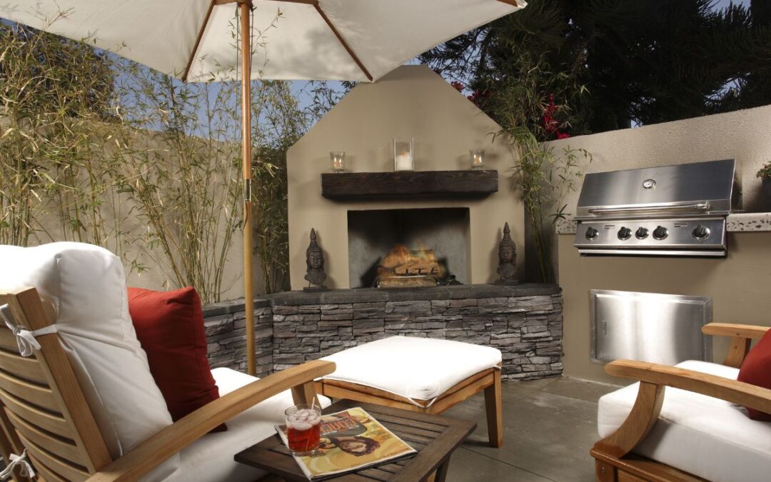 6 Awesome Outdoor Kitchens With Fireplace To Check Out