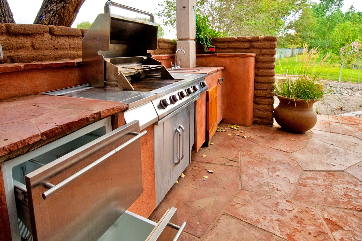 Can An Outdoor Kitchen Increase A Houses Value (1)